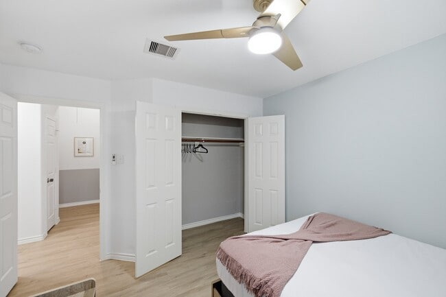 Photo - 3565 Dreyfus St