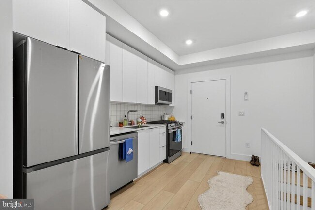 Photo - 2007 Cambridge St Unit 1