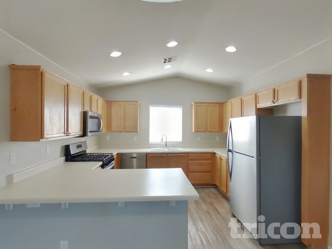 Photo - 3613 E Carisbrook Dr