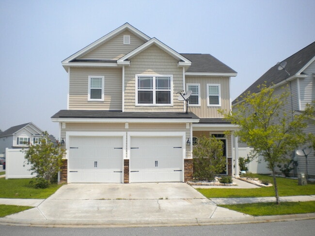 Building Photo - Available April 10th