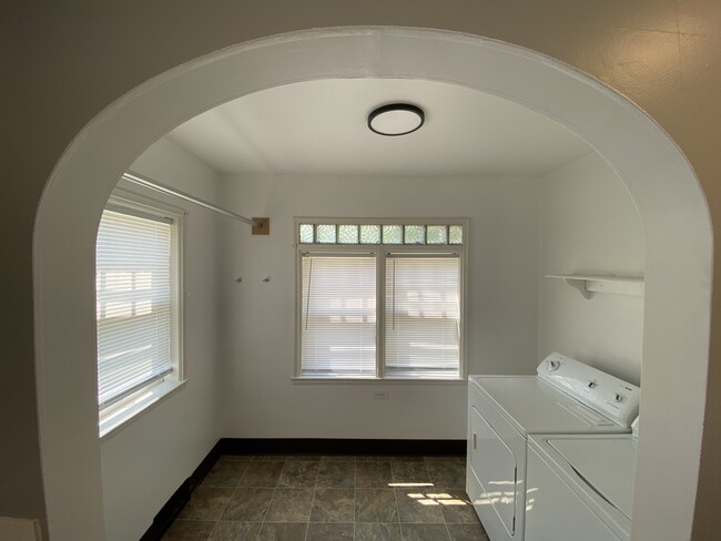 Photo - 1853 S 50th St