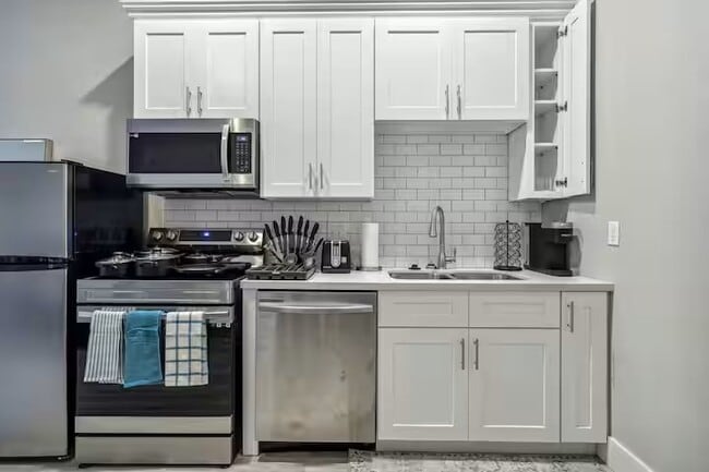 Photo - 2502 Sam Wilson St