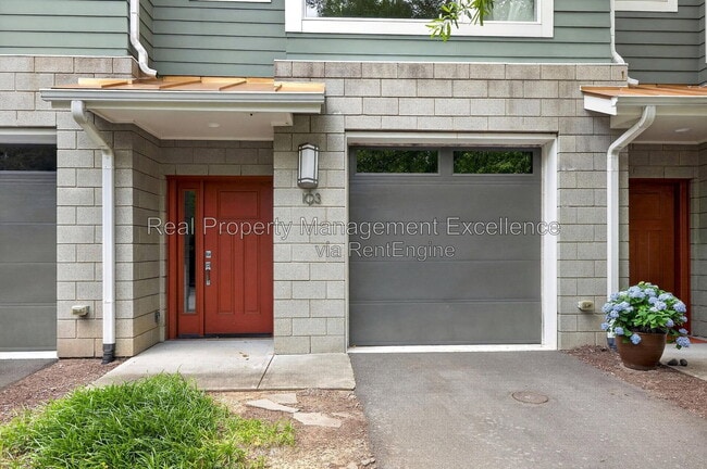 Photo - 515 Hillsborough St
