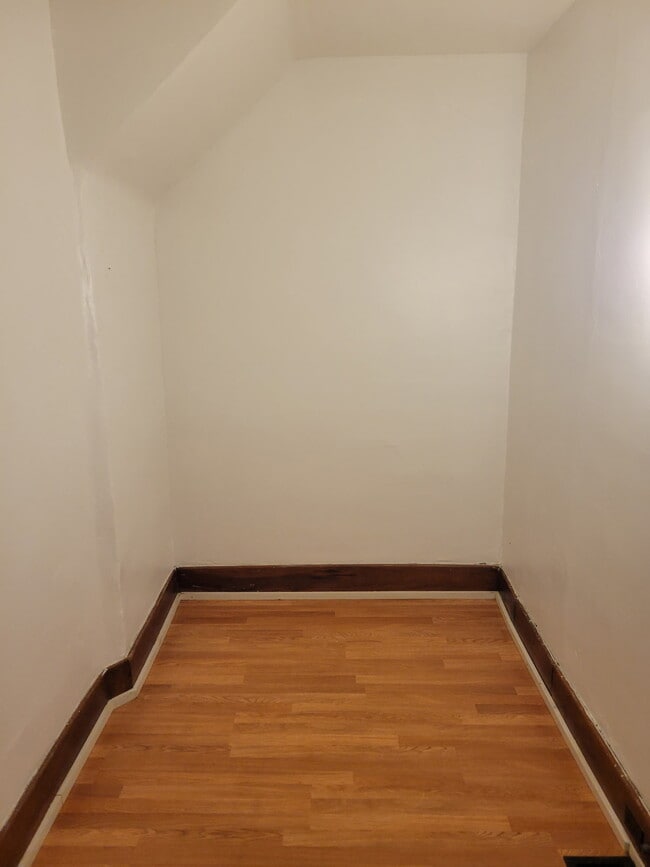 Photo - 612 Hess Ave