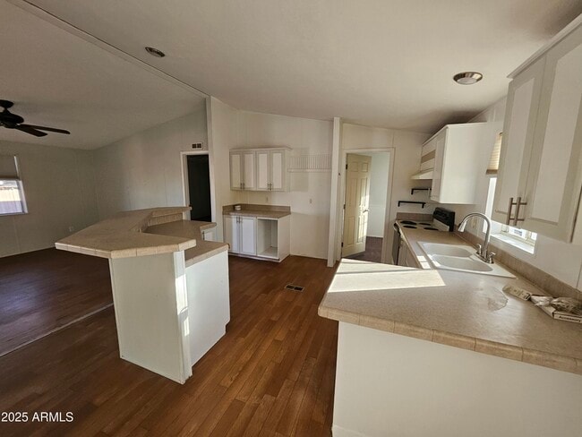 Photo - 110 E Inglewood St