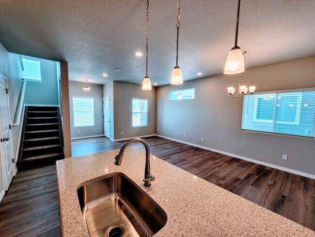 Photo - 7792 Tuttle Vw