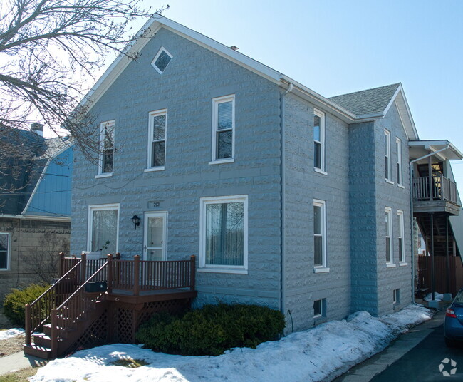 Building Photo - 212 S Walnut St Rental