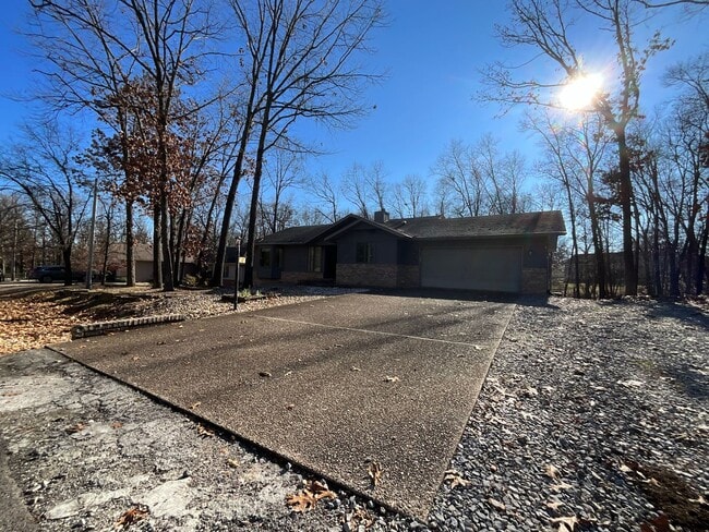 Photo - 12 Sunderland Dr