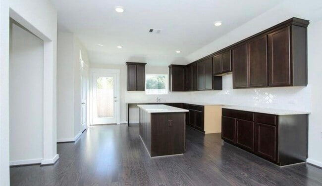 Photo - 204 Laura Leigh Ln