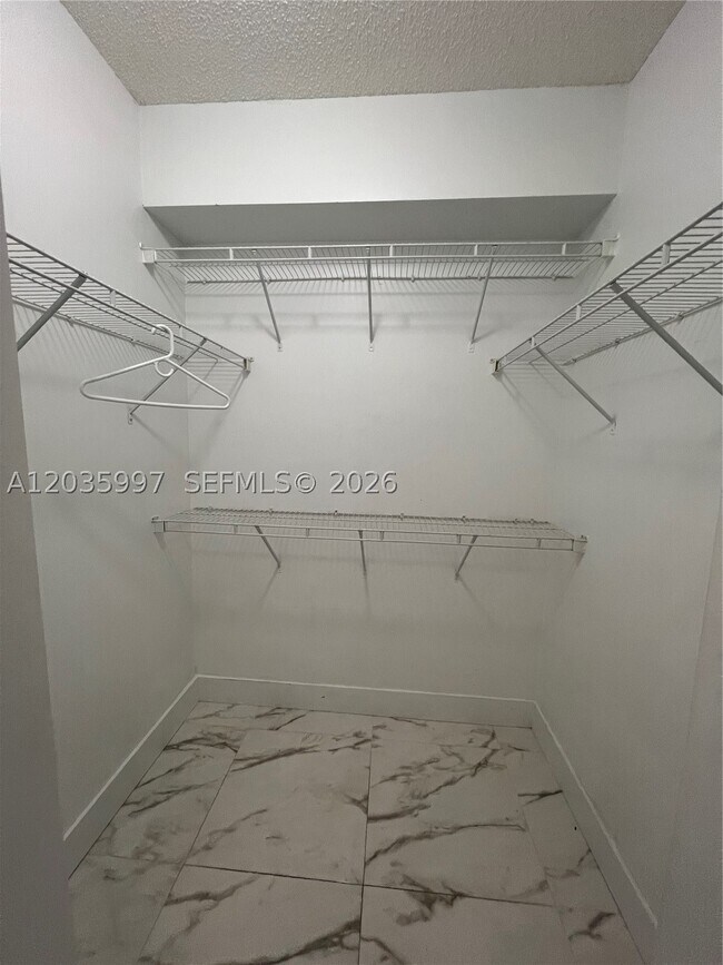 5085 NW 7th St Unit 711