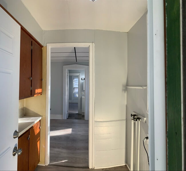 Photo - 131 Caledonia St Unit 1 (Downstairs )