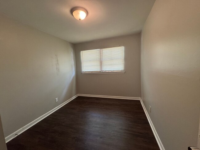 Photo - 8602 Gwin Dr House