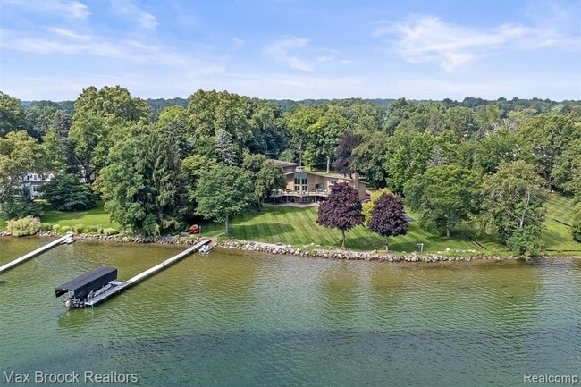 Photo - 3333 W Shore Dr