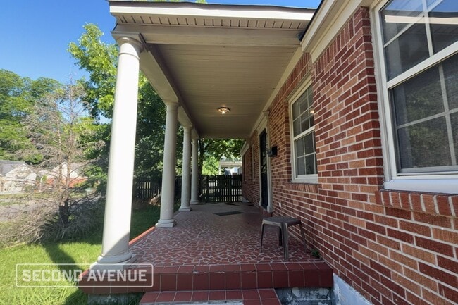 Photo - 3132 Lamphier Ave