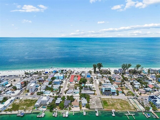 Building Photo - 8125 Bayshore Dr