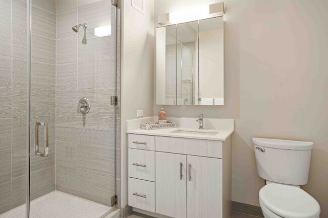 Photo - 981 S State St