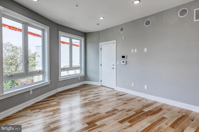 Photo - 1917 N Lawrence St Unit PH