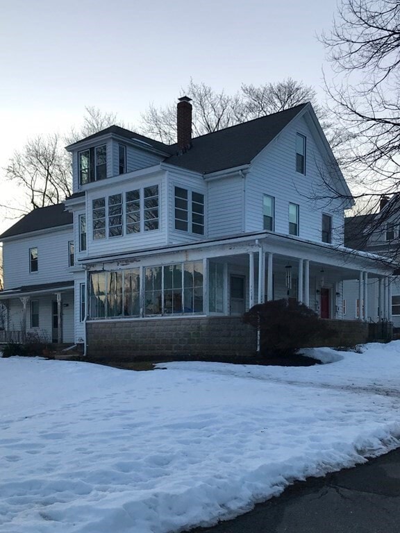 Building Photo - 108 Cottage St Unit 1