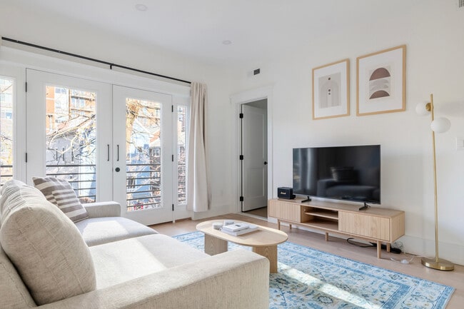 Photo - 50 Kinnaird St Unidad FL1-ID1153