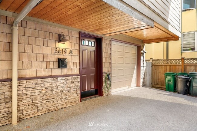 Photo - 3619 Phinney Ave N