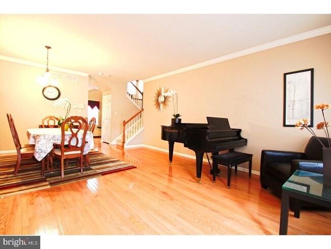 Photo - 216 Warwick Way Townhome
