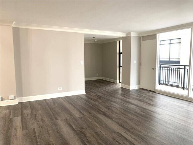 Photo - 620 Peachtree St NE Unidad 904