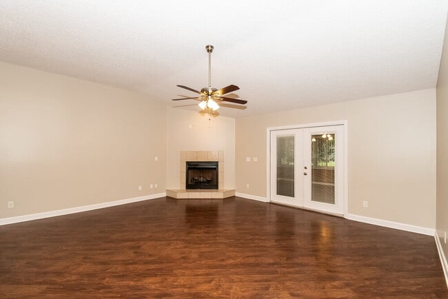 Photo - 299 Thornbrook Ct