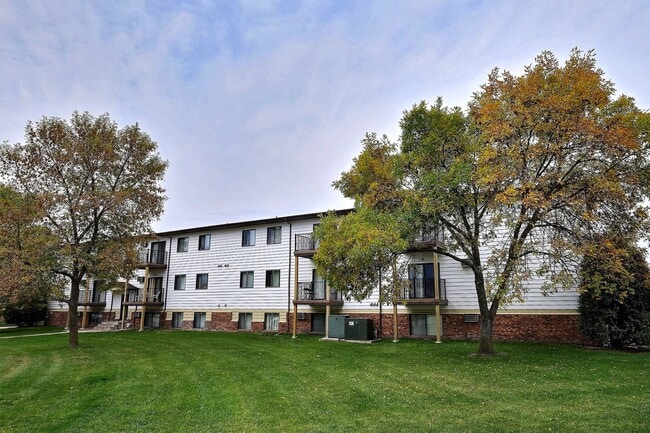 Fargo, ND Southgate Apartments | Exterior