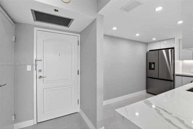 Photo - 3675 N Country Club Dr Unidad 2606