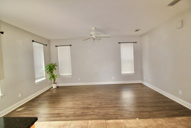 30 N Wildflower Dr