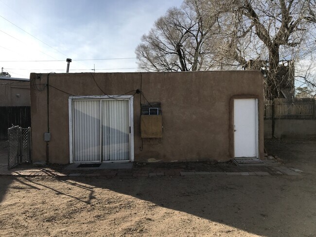 Photo - 815 Girard Blvd NE Unit Guest House