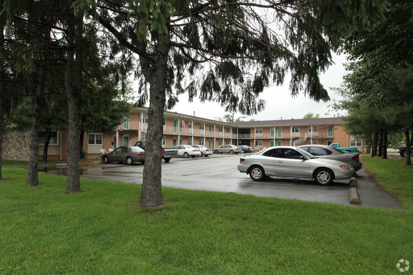 Gateway Arms - Gateway Arms Apartments