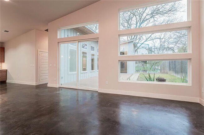 Photo - 1404 Cometa St