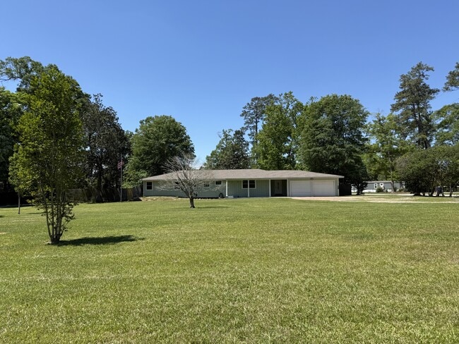 Building Photo - 165 Dogwood Ln