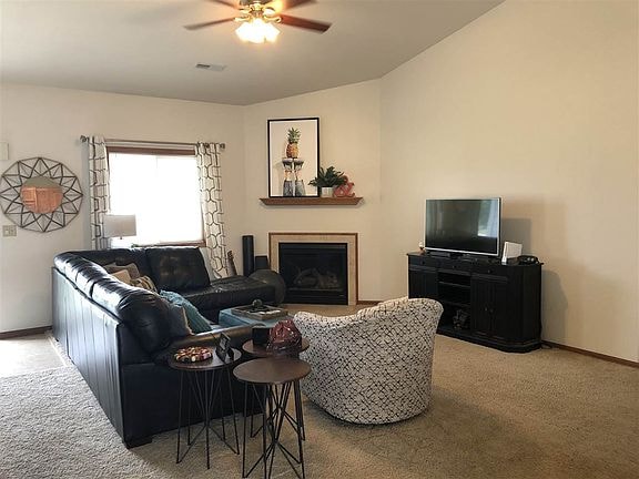 Photo - 208 Northfield Rd