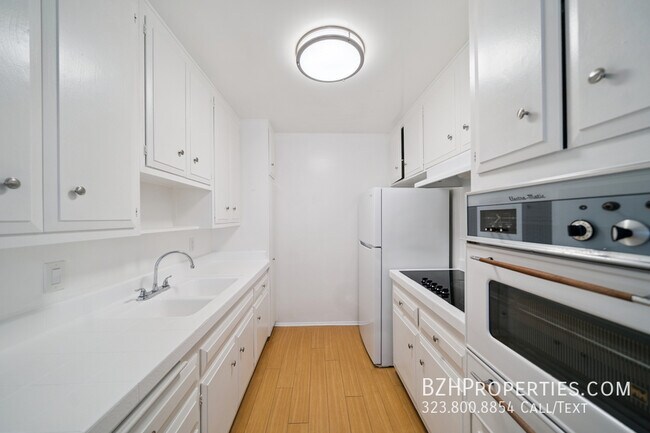 Photo - 7030 Lanewood Ave