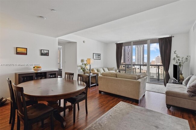 Photo - 50 Biscayne Blvd Unidad 2111