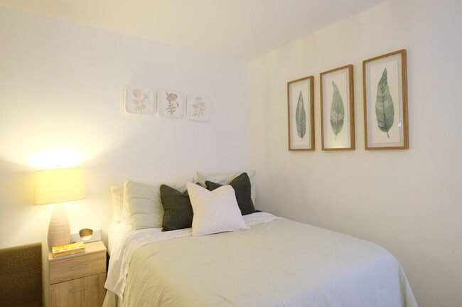 Photo - 1420 York Ave