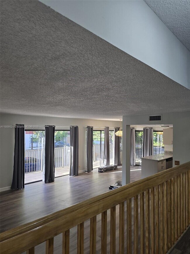 Photo - 4705 SW 62nd Ave Unit 201