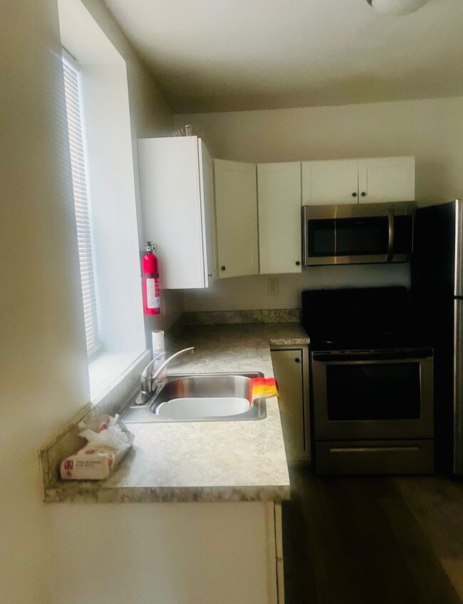 Photo - 1241 N 60th St