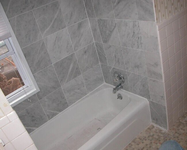 1260 W 67th St Unit 2