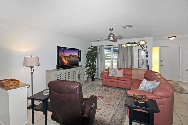 Photo - Venice East Annual House for Rent