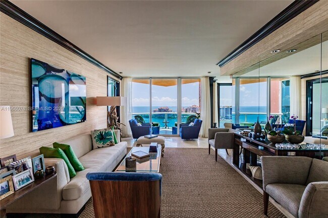 Building Photo - 300 South Pointe Dr Unit 1604