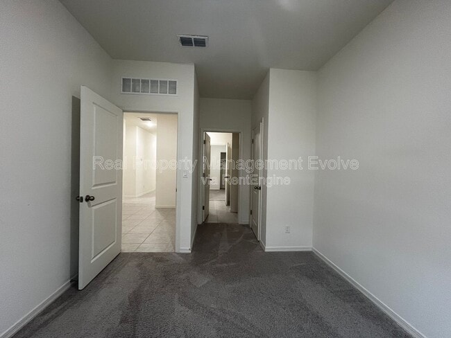 Photo - 19434 W Hazelwood St