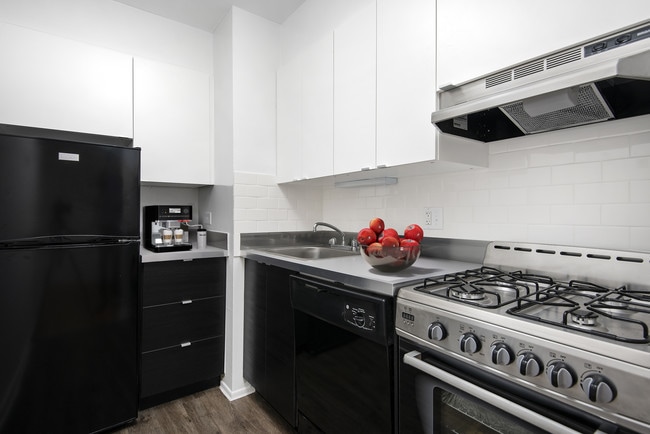 Photo - 537 W. Melrose