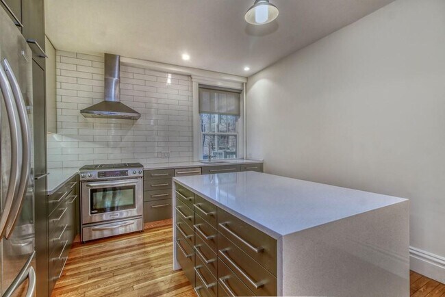 Photo - 15 Wellman St Unit 2