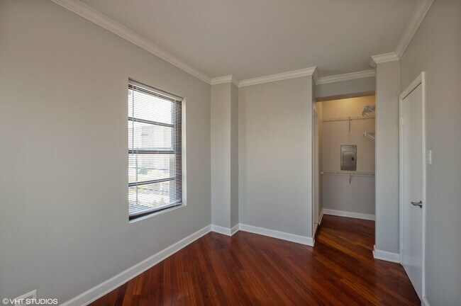 Photo - 732 W Bittersweet Pl Condo Unit 807
