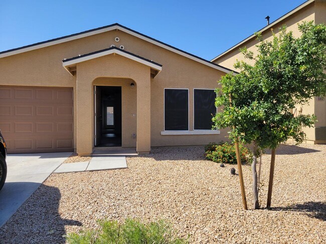 "FREE RENT! Early move-in available. Inter... - "FREE RENT! Early move-in available. Inter... House