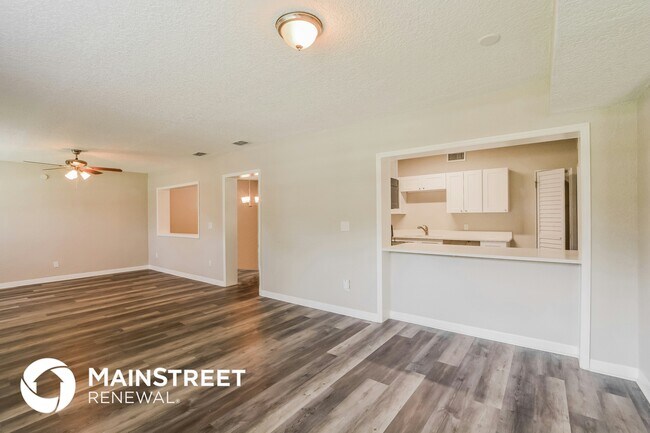 Photo - 112 Mayfair Cir