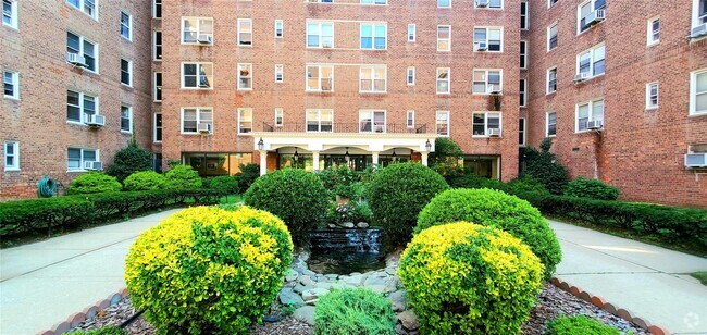 Building Photo - 10537 64th Ave Unit 3C Rental